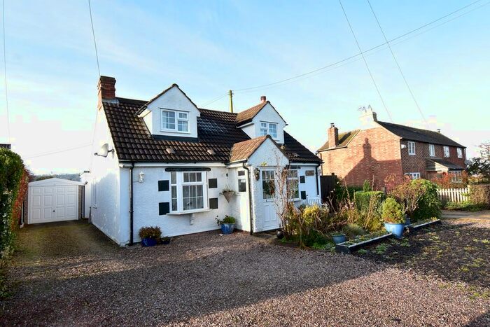 3 Bedroom Detached House For Sale In Alderton Fields, Gretton, Gretton, GL54