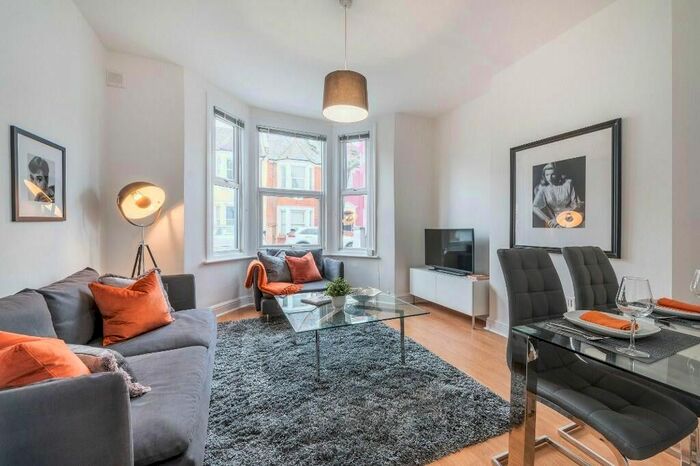 2 Bedroom Maisonette To Rent In Oaklands Road, London, NW2