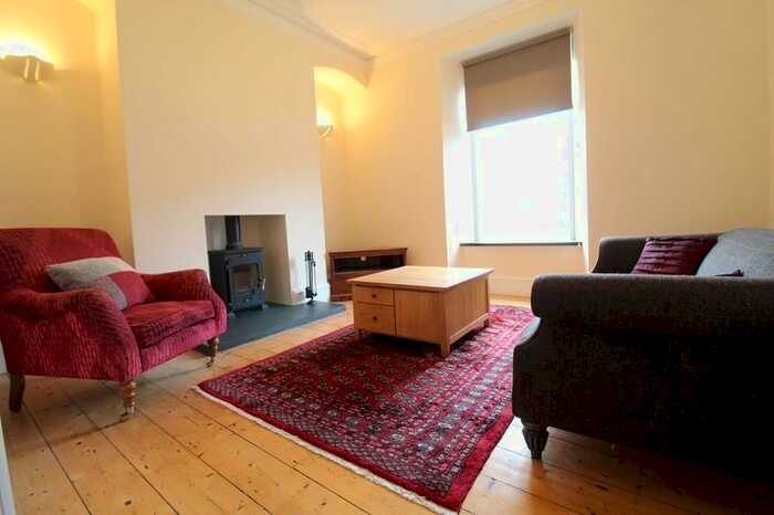 2 Bedroom Flat To Rent In Holburn Road, Ground Floor Right, AB10