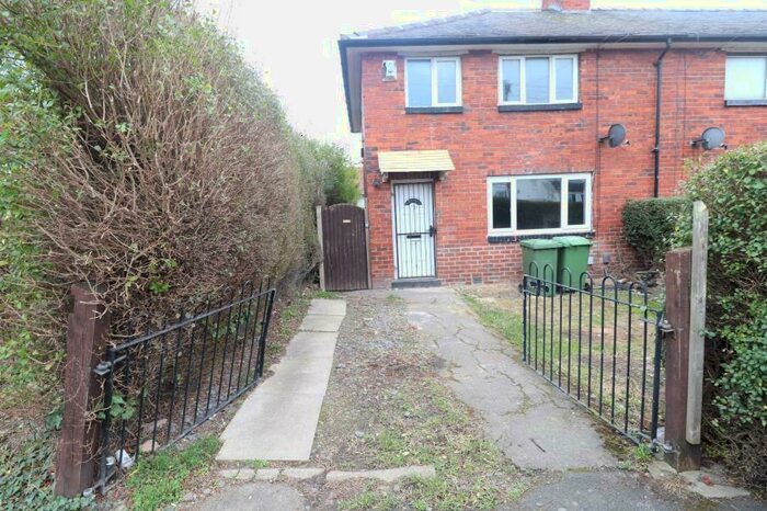 3 Bedroom Semi-Detached House To Rent In St. Alban Crescent, Leeds, LS9