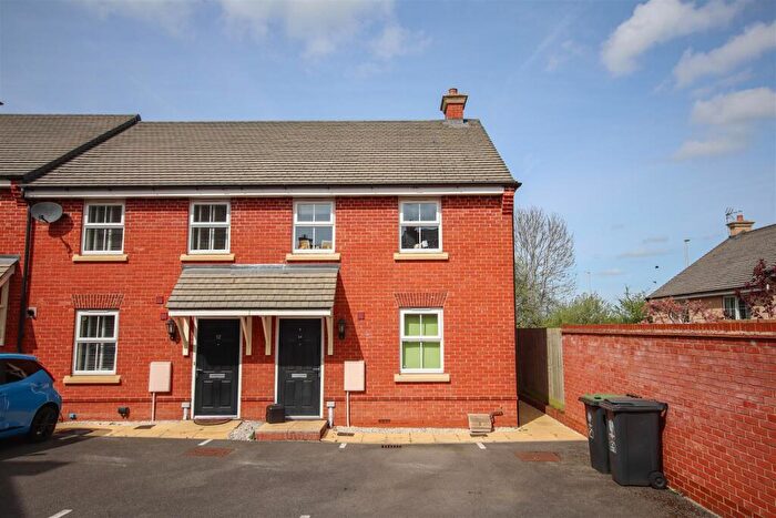 3 Bedroom End Of Terrace House For Sale In Heron Close, Higham Ferrers, NN10