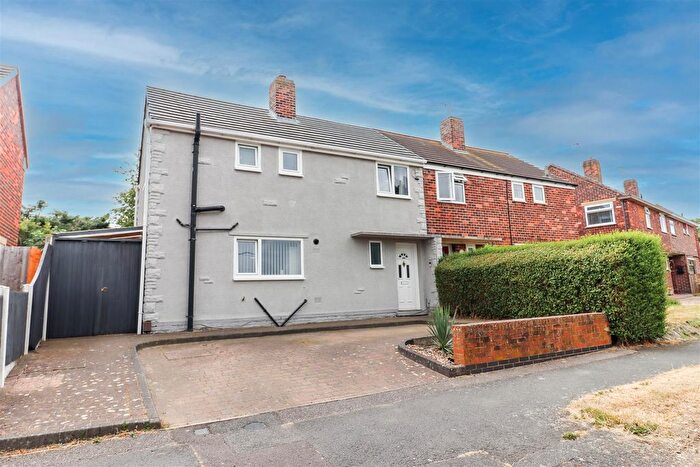 3 Bedroom Semi-Detached House For Sale In Wirksworth Road, Ilkeston, DE7