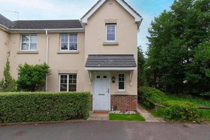 3 Bedroom Semi-Detached House To Rent In Turbary Road, Fleet, GU51