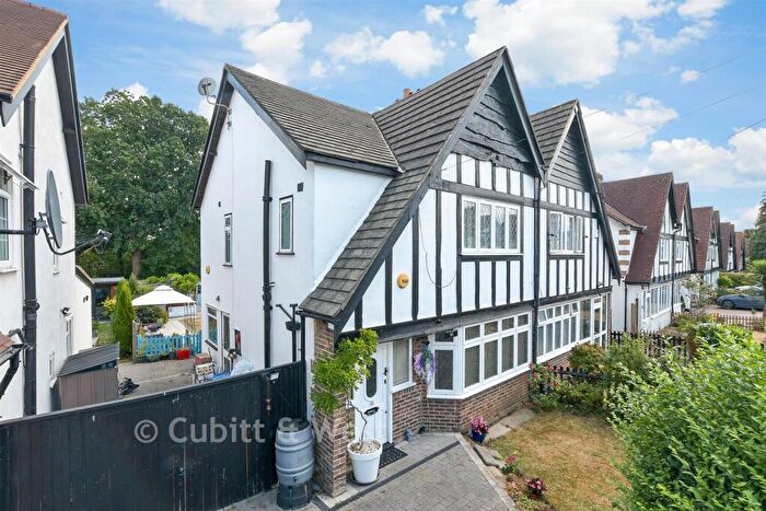 3 Bedroom Semi-Detached House For Sale In Court Avenue, Coulsdon, Surrey, CR5
