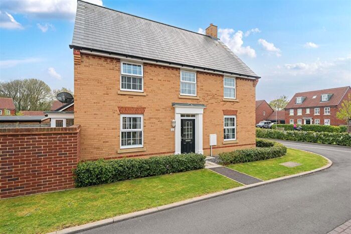 4 Bedroom Detached House For Sale In Snell Mead, Devizes, SN10