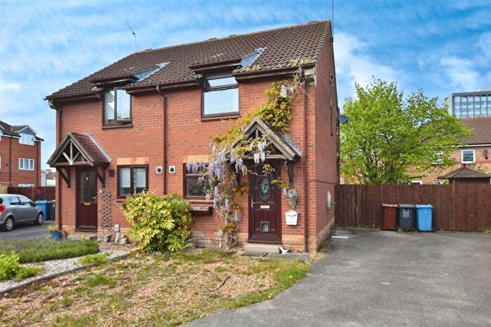 2 Bedroom Semi-Detached House For Sale In Thorn Leigh, Bean Street, Hull, HU3