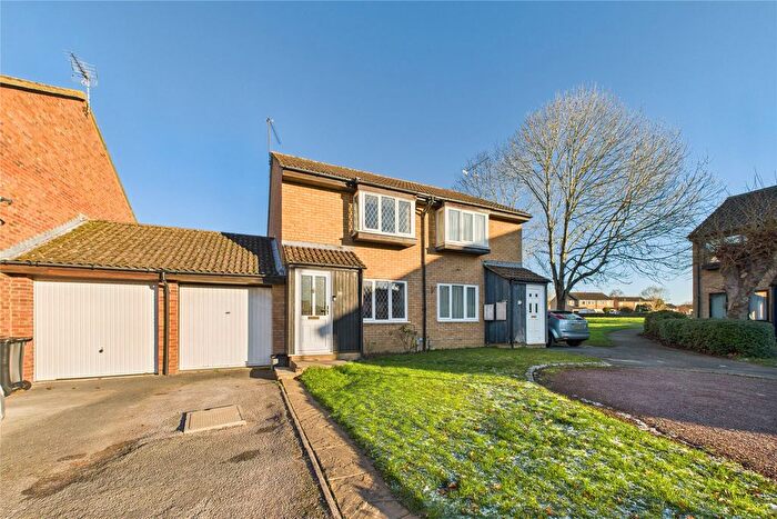 2 Bedroom Semi-Detached House For Sale In Aquila Close, Wokingham, Berkshire, RG41