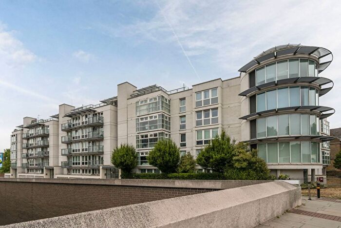 1 Bedroom Flat For Sale In Phoenix Way, Clapham Junction, London, SW18