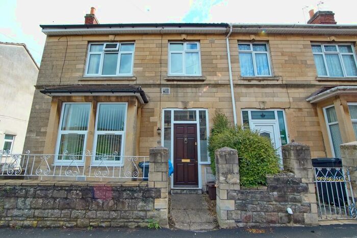 4 Bedroom Semi-Detached House To Rent In Guinea Lane, Fishponds, Bristol, BS16