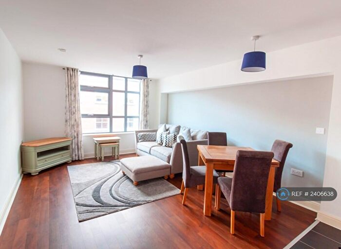 2 Bedroom Flat To Rent In Lion Court, Birmingham, B18