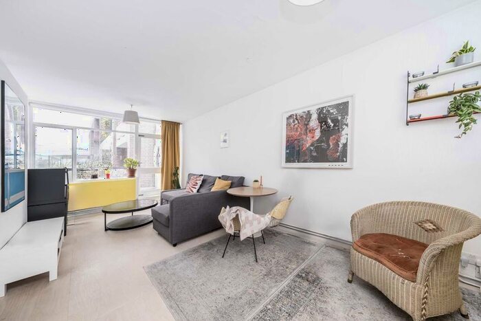 1 Bedroom Flat To Rent In Golden Lane Estate, London, EC1Y