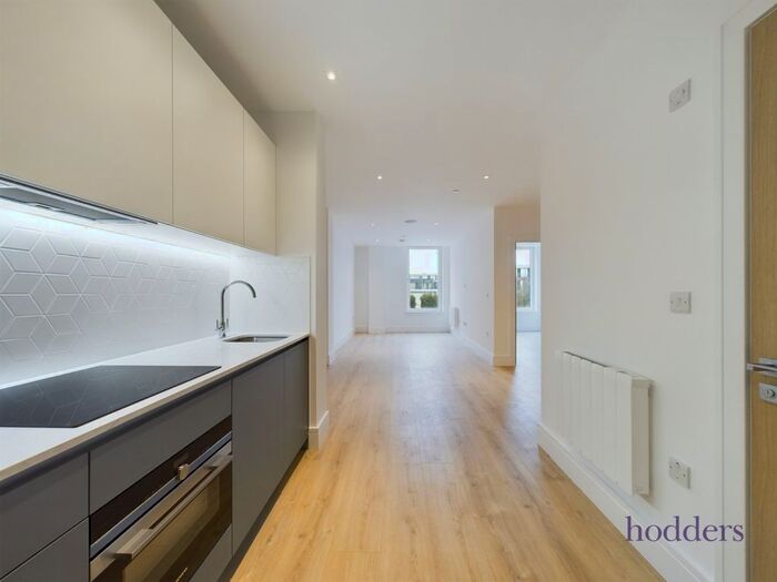 1 Bedroom Flat To Rent In Pyrcroft Road, Chertsey, Surrey, KT16