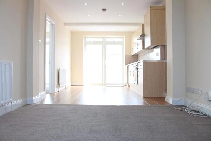 3 Bedroom Flat To Rent In Farmstead Road, Harrow, HA3