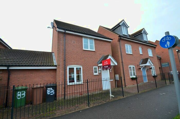 3 Bedroom Link Detached House To Rent In Vale Drive, Hampton Vale, Peterborough, PE7
