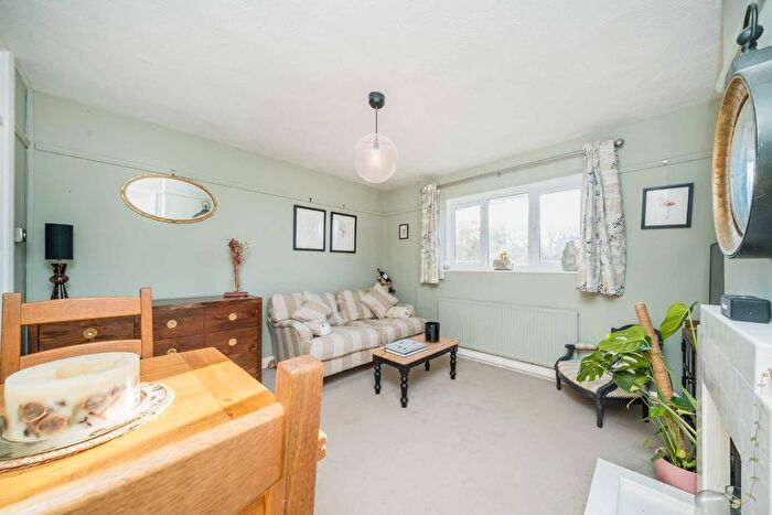 2 Bedroom Flat To Rent In Marlow Crescent, Twickenham, TW1