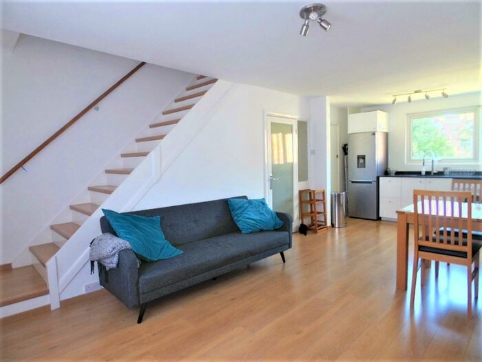 2 Bedroom Maisonette To Rent In Spencer Road, Tottenham, N17