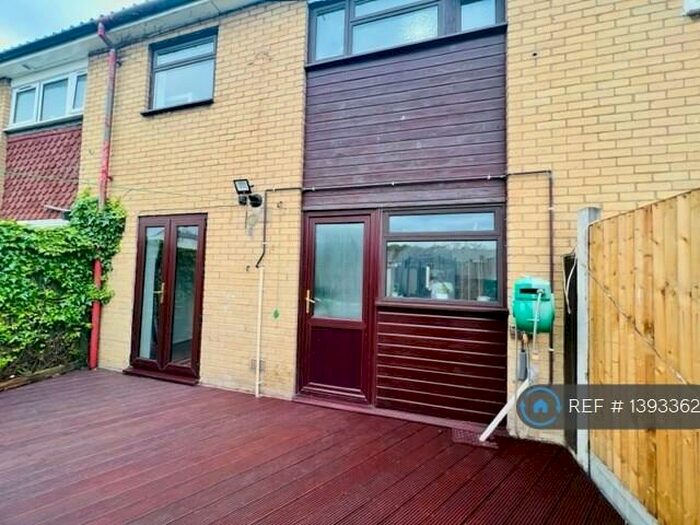 3 Bedroom Terraced House To Rent In Long Lynderswood, Basildon, SS15