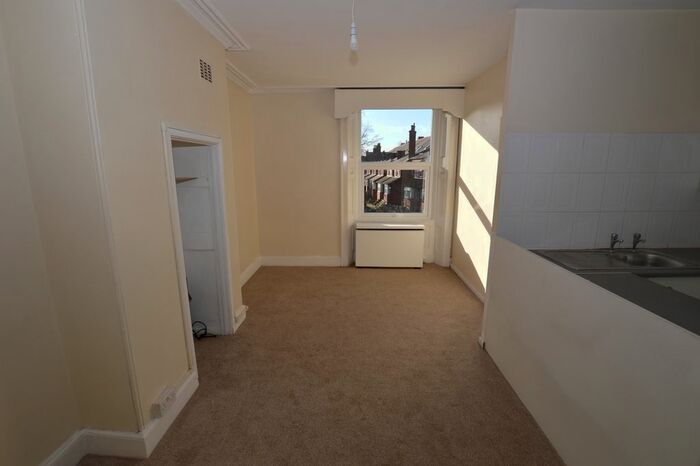 Studio To Rent In Chapel Lane, Leeds, LS6