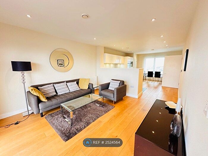 2 Bedroom Flat To Rent In Peartree Way, London, SE10