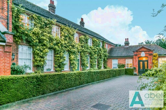 1 Bedroom Apartment To Rent In The Stables, Balls Park, Hertford, SG13