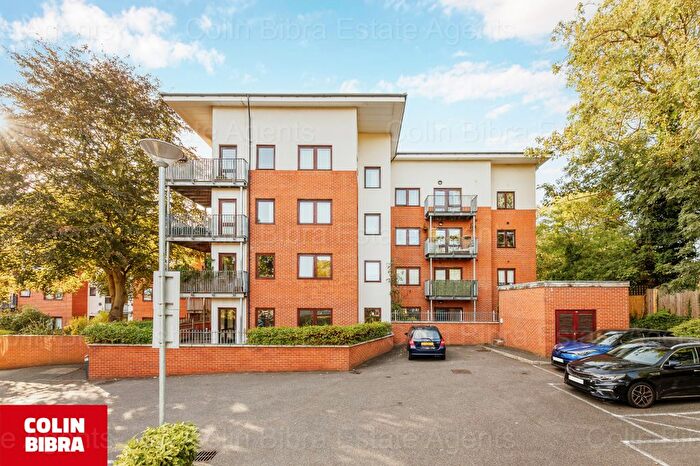 1 Bedroom Flat For Sale In Gunnersbury Lane, London, W3