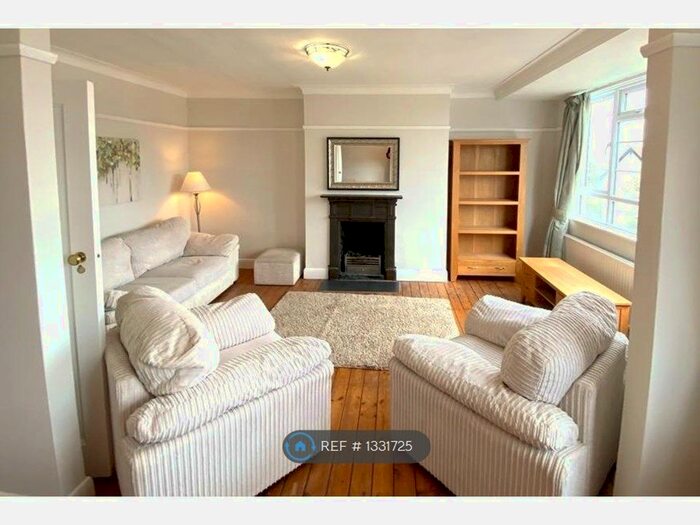 2 Bedroom Flat To Rent In Edge Hill, Wimbledon, SW19