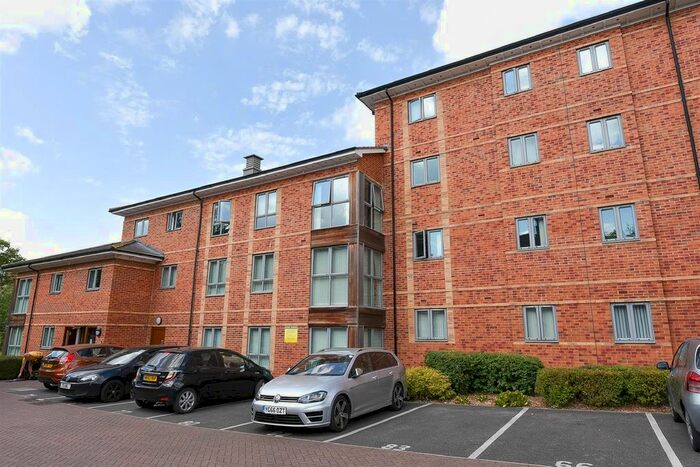 2 Bedroom Flat To Rent In College Mews, York, YO31
