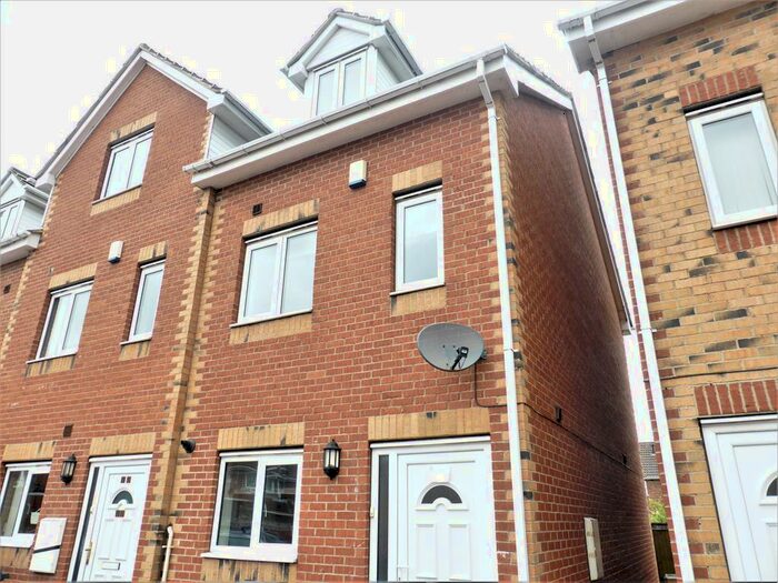 4 Bedroom Terraced House To Rent In Halfway Close, Goldthorpe, Rotherham, S63