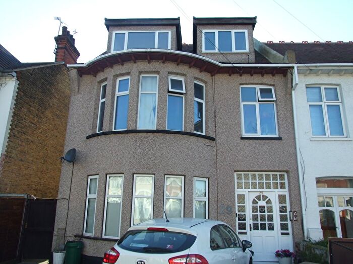 1 Bedroom Flat To Rent In Elderton Road, Westcliff-On-Sea, SS0