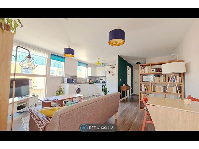 2 Bedroom Flat To Rent In Deepak House, London, SW17