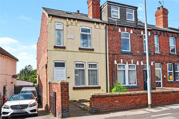 2 Bedroom Terraced House For Sale In Station Road, Kippax, Leeds, West Yorkshire, LS25