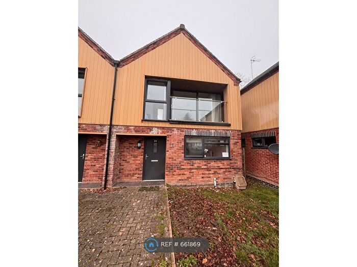 3 Bedroom Semi-Detached House To Rent In Saxon Way, Wychbold, Droitwich, WR9