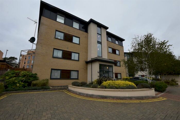 1 Bedroom Flat To Rent In Peacock Close, Mill Hill, NW7