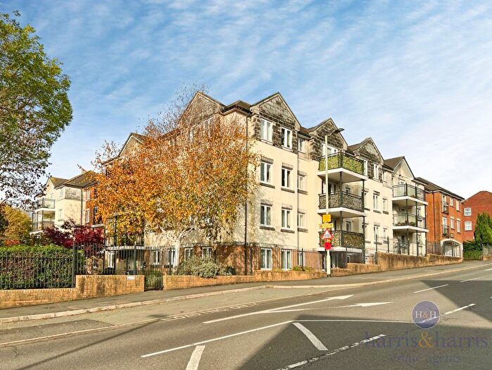 1 Bedroom Flat For Sale In West Street, Axminster, EX13