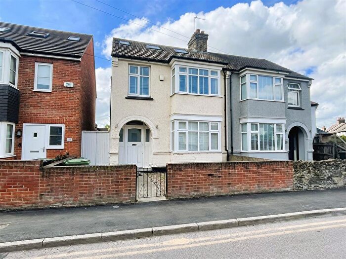 4 Bedroom Semi-Detached House To Rent In Milton Road, Swanscombe, DA10