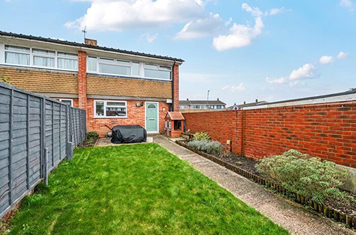 3 Bedroom End Of Terrace House For Sale In St. Georges Drive, Chichester, PO19