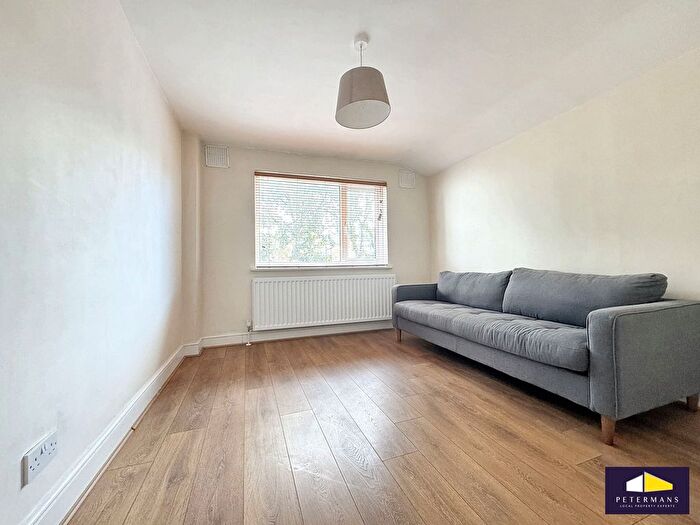 2 Bedroom Flat To Rent In Herne Hill Road, London, SE24