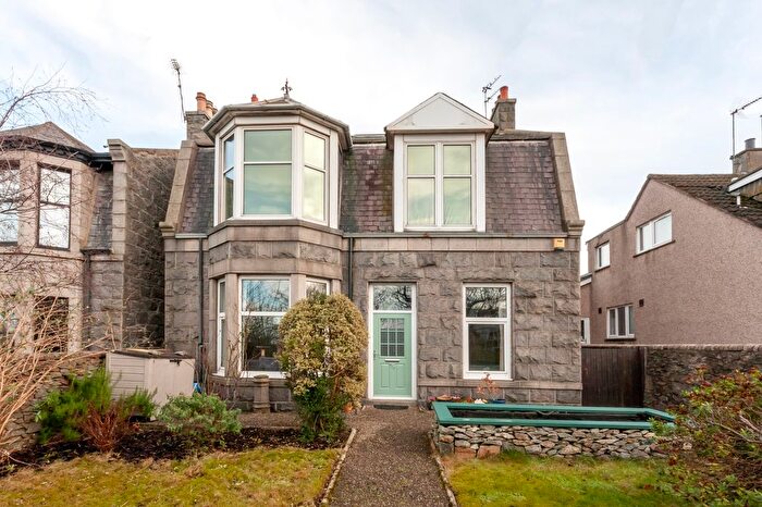 2 Bedroom Flat For Sale In Lower Flat, Wellington Road, Aberdeen, AB12
