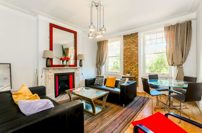 3 Bedroom Flat To Rent In Rokesly Avenue, Crouch End, London, N8