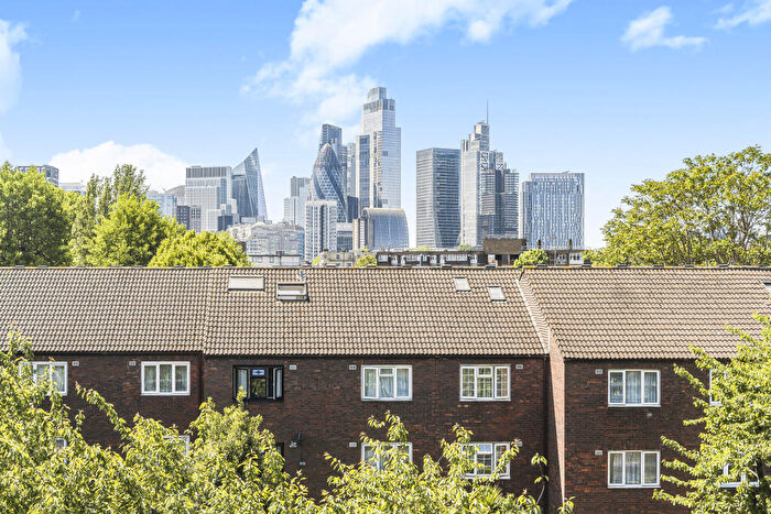 2 Bedroom Apartment For Sale In Vallance Road, London, E1