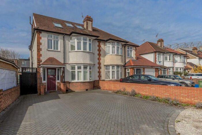 4 Bedroom Property To Rent In Whitton Road, Twickenham, TW1