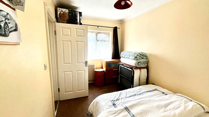 1 Bedroom Flat To Rent In Chessington Road, Epsom, KT19