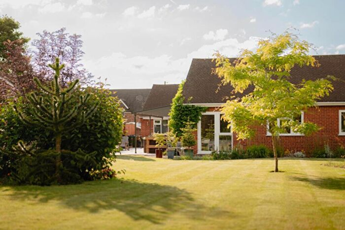 4 Bedroom Detached Bungalow For Sale In Belle Vue, Stone, HP17