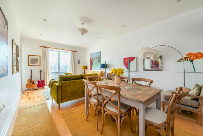 2 Bedroom Flat To Rent In Kew Riverside, Kew, Richmond, TW9