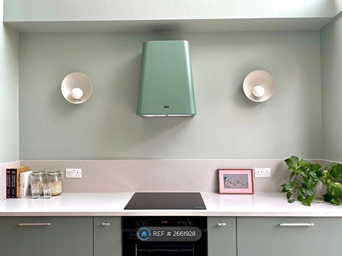 4 Bedroom Terraced House To Rent In Benn Street, London, E9