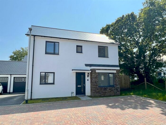 3 Bedroom Detached House For Sale In Cuddra Road, St. Austell, PL25