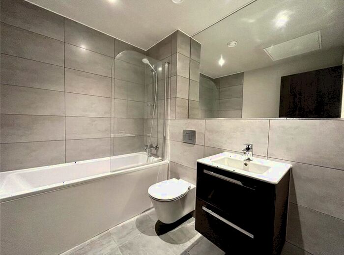 1 Bedroom Flat To Rent In One Thames Valley, Wokingham Road, Bracknell, RG42