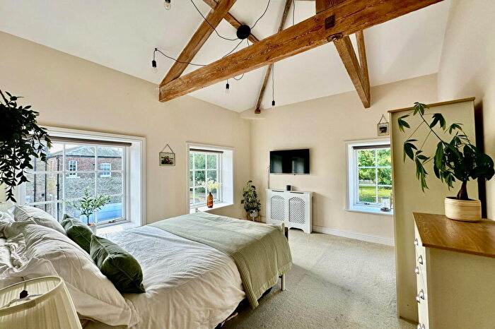 2 Bedroom Apartment For Sale In The Stables, Raywell, Cottingham, HU16