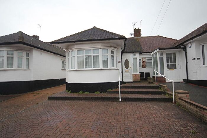 2 Bedroom Bungalow To Rent In Cavendish Avenue, Ruislip, HA4