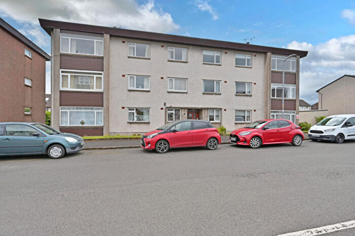 2 Bedroom Flat For Sale In Mackenzie Drive, Kilbarchan, PA10